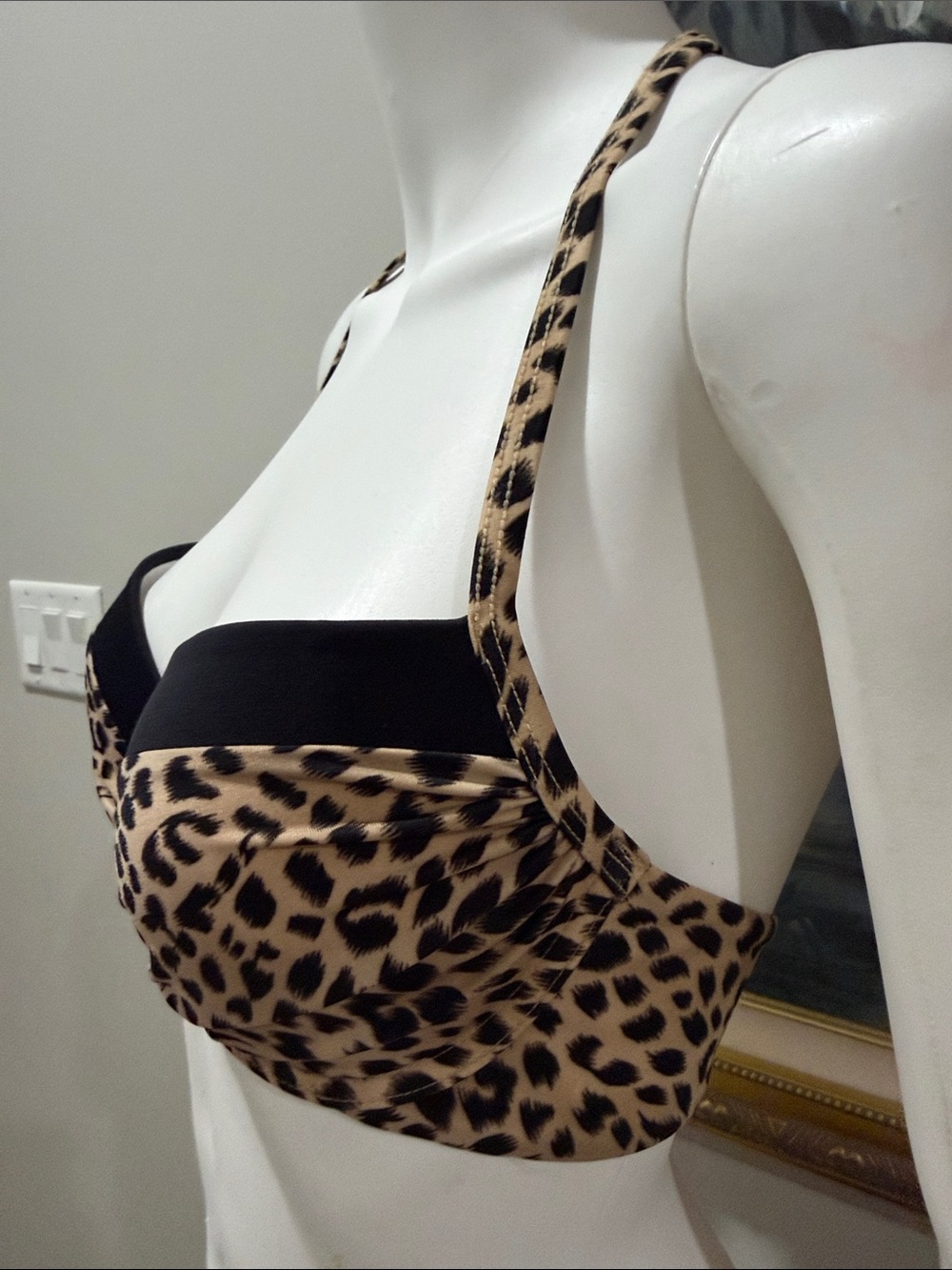 2/$28 Victoria’s Secret Leopard Push-Up Bikini Top 32D Halter Gold Hardware - Picture 5 of 9
